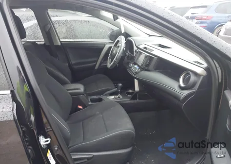 2017 Toyota Rav4 Xle z USA, uszkodzony, nr VIN 2T3RFREV5HW643255